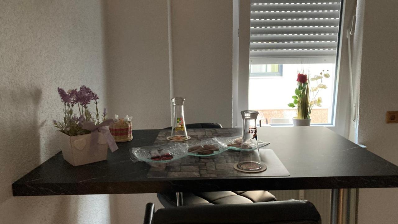 Ferienwohnung -Isola Madre Biebesheim am Rhein Exterior foto